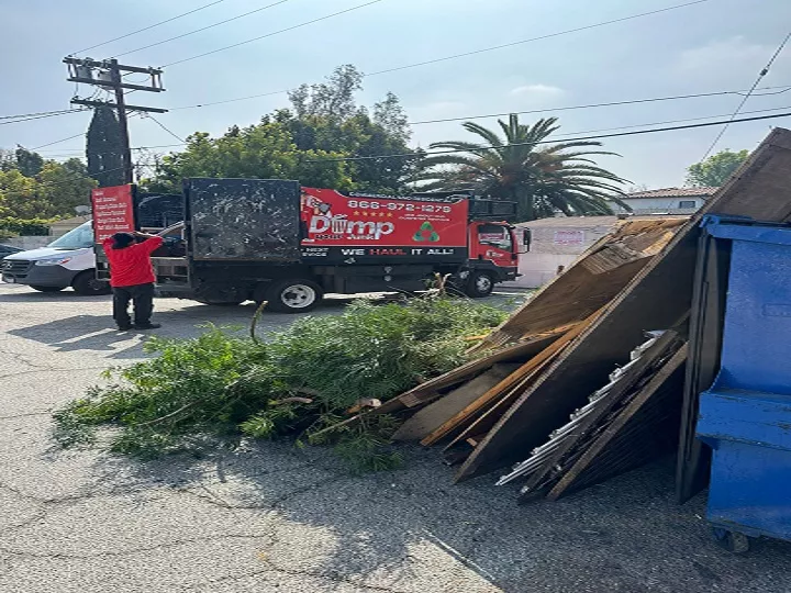 Professional Junk Removal Services in Van Nuys
