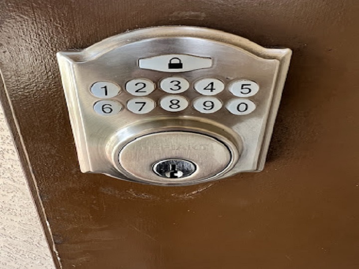 Read more about the article Affordable Mobile Locksmith Services That Come to You in Jacksonville